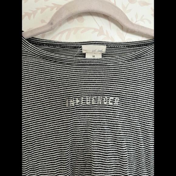 Vintage Y2K Style Crop Top with Influencer Text - Size M - Picture 2 of 4